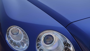 Bentley Continental GTC 2011 bleu phare avant