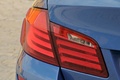 BMW M5 F10 bleu feux arrière