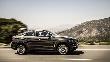 BMW X6 xDrive 50i 2014 - noir - profil droit dynamique