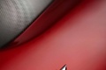 BMW Zagato Coupé rouge logo aile avant debout