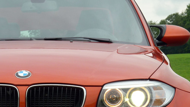 Essai BMW Série 1 M Coupé - orange - détail, phare avant