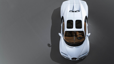 Bugatti Chiron SkyView blanc vue du dessus