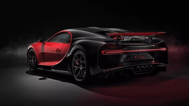 Bugatti Chiron Sport rouge/noir 3/4 arrière gauche