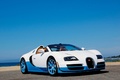Bugatti Veyron Grand Sport Vitesse blanc/bleu 3/4 avant droit penché 3