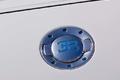 Bugatti Veyron Grand Sport Vitesse blanc/bleu trappe à essence debout