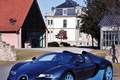 Bugatti Veyron Grand Sport Vitesse carbone bleu 3/4 avant gauche debout