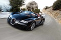 Bugatti Veyron Grand Sport Vitesse noir 3/4 avant gauche travelling penché