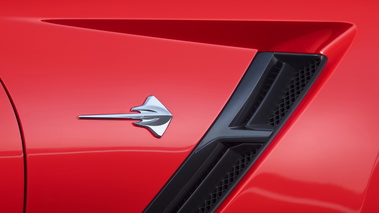 Corvette Stingray 2014 - rouge - détail écope aile avant