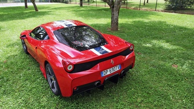 Ferrari 458 Speciale rouge 3/4 arrière gauche