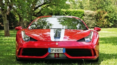 Ferrari 458 Speciale rouge face avant