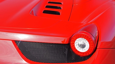 Ferrari 458 Spider rouge feux arrière