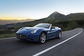 Ferrari California bleu 3/4 avant gauche travelling