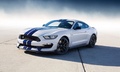 Shleby GT350 Mustang - Blanche, bandes bleues - 3/4 avant gauche
