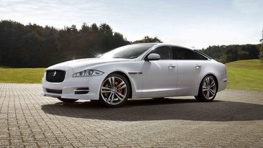 Jaguar XJ Pack Sport blanc 3/4 avant gauche