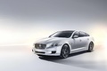 Jaguar XJ Ultimate blanc 3/4 avant gauche