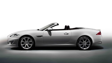 Jaguar XK Cabriolet Special Edition blanc profil