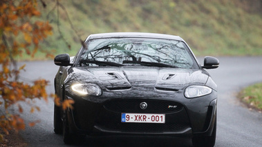 Jaguar XKR-S noir face avant