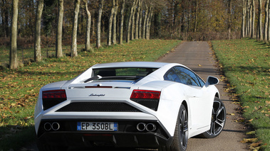 Lamborghini Gallardo LP560-4 MkII blanc 3/4 arrière droit