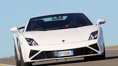 Lamborghini Gallardo LP560-4 MkII blanc face avant penché