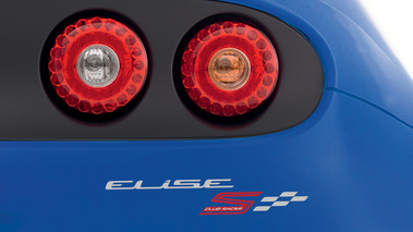 Lotus Elise S Club Racer bleu feux arrière