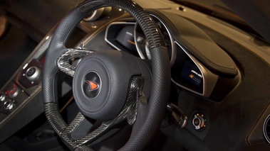 McLaren MP4-12C orange volant