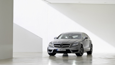 Mercedes CLS63 AMG Shooting Brake - gris - avant gauche