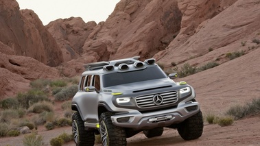 Mercedes Ener-G-Force Concept - avant droit, penché