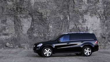 Mercedes GL450 noir profil