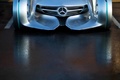 Mercedes Silver Arrow Concept face avant debout