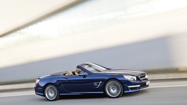 Mercedes SL65 AMG - bleue - profil droit, dynamique