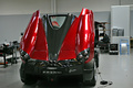 Usine Pagani - Huayra rouge face arrière capots ouverts