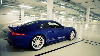 Porsche 911 Carrera 4S Facebook - bleue - 3/4 arrière droit