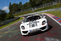 Porsche 918 Spyder blanc face avant travelling penché 2