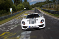 Porsche 918 Spyder blanc face avant travelling penché