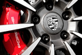Porsche 991 Carrera 4S Cabriolet blanc logo jante
