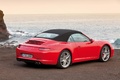 Porsche 991 Carrera S Cabriolet rouge 3/4 arrière droit capoté