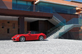 Porsche 991 Carrera S Cabriolet rouge 3/4 avant gauche capoté
