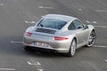 Porsche 991 Carrera S gris 3/4 arrière droit penché vue de haut