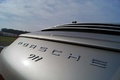 Porsche 991 Carrera S gris logos capot moteur 2