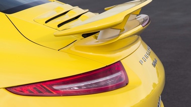 Porsche 991 Turbo S jaune aileron 3