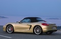 Porsche Boxster S 981 jaune 3/4 arrière gauche capoté