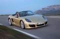 Porsche Boxster S 981 jaune 3/4 avant droit travelling penché