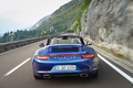 Porsche Carrera 4 Cabrio - bleu - face arrière 2