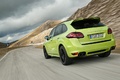 Porsche Cayenne GTS - vert fluo - 3/4 arrière gauche, dynamique