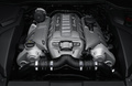 Porsche Cayenne Turbo S blanc moteur