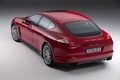 Porsche Panamera GTS rouge 3/4 arrière gauche vue de haut
