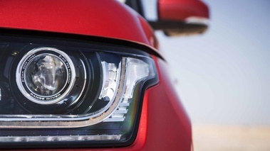 Range Rover MY2013 rouge phare avant