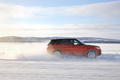Range Rover Sport 2013 - rouge - profil droit dynamique, dans la neige