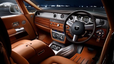 Rolls Royce Phantom Coupe Aviator Collection gris tableau de bord