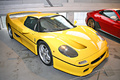 Exposition Ferrari - Panthéon Automobile de Bâle - F50 jaune 3/4 avant droit